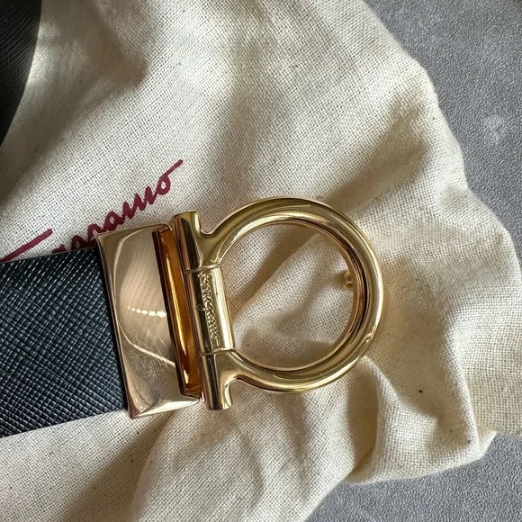 SALVATORE FERRAGAMO Black Tiff blue Leather Gancini Logo Buckle Reversible Belt
